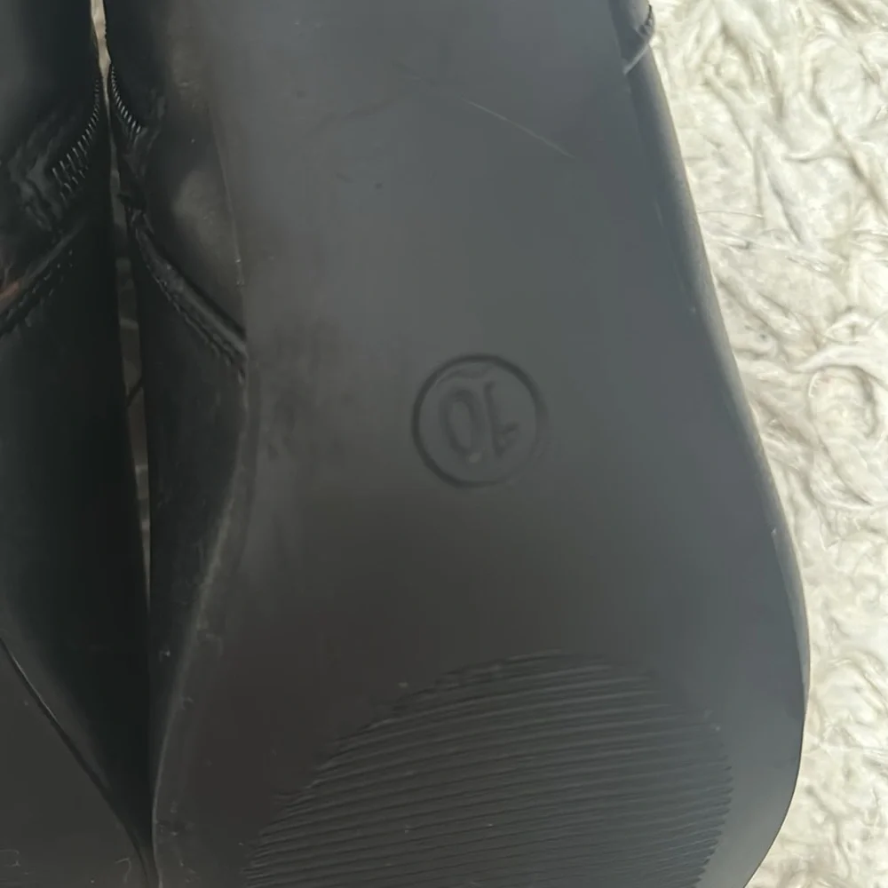 NWOT MOSSIMO ANKLE BOOTS - Picture 9 of 9